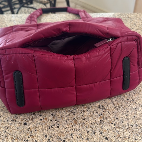 lululemon athletica Quilted Tote Bag, Deep Luxe, 12L - Picture 8 of 8